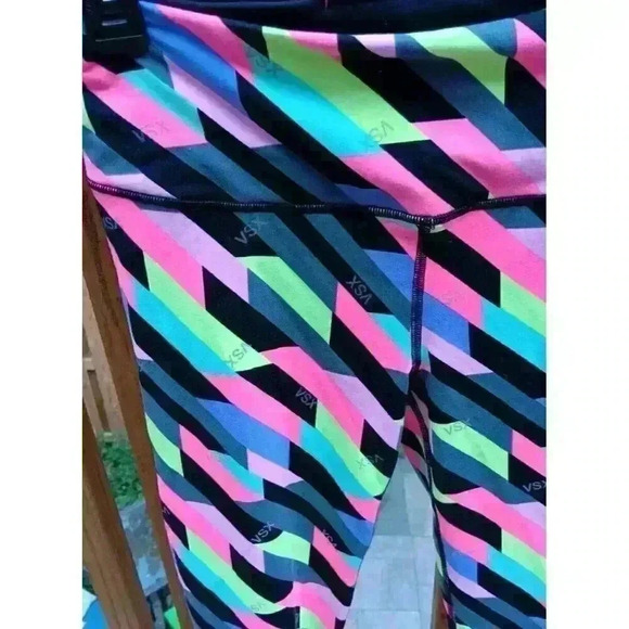 Victoria's Secret Sport Knockout Crop capri pants leggings size Small Petite - Picture 2 of 5